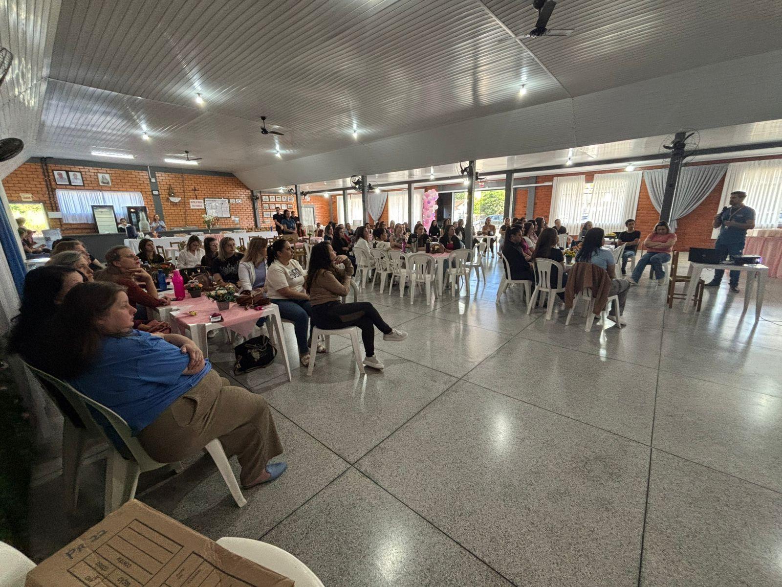 Prefeito de Atalanta homenageia professores e destaca novas ações do governo municipal