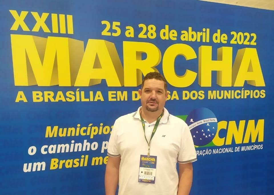 Alexsandro Kohl participa da Marcha dos Prefeitos em Brasília