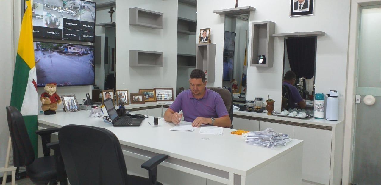 Prefeito de Aurora reclama de repasses para manter serviços do governo estadual no município