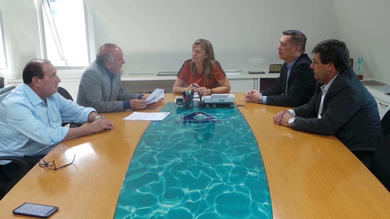 Prefeito de Ituporanga cobra na  Casan em Florianópolis recuperação de ruas  danificadas por obras de instalação do serviço de esgotamento