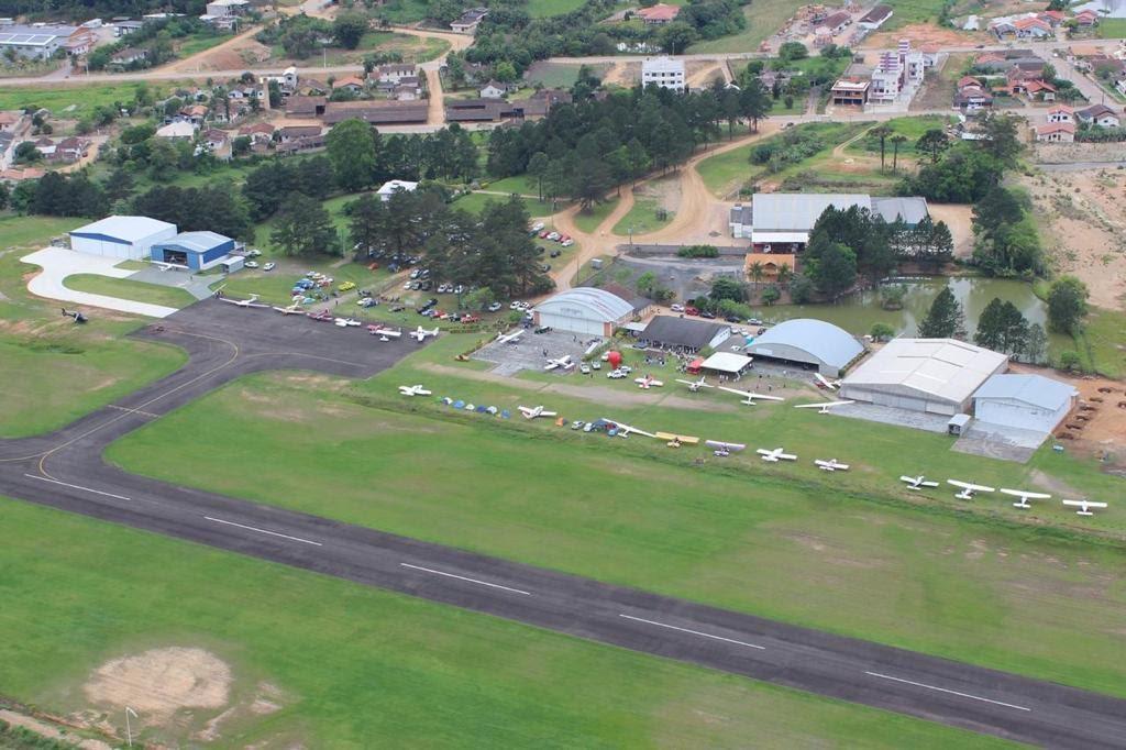 Prefeito de Rio do Sul assina sanção para expansão do Aeroporto Regional Helmuth Baumgarten na segunda-feira (21)