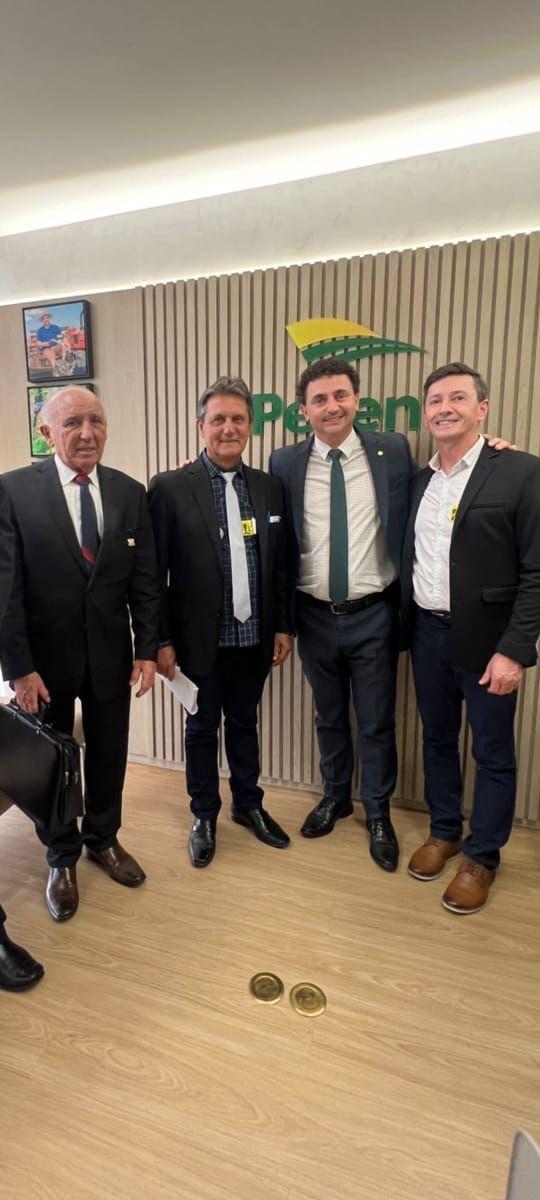 Prefeito do Chapadão do Lageado solicita recursos para o município durante viagem à Brasília