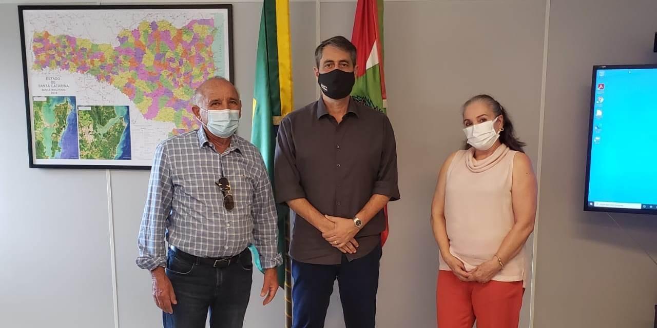 Prefeito e secretária da Saúde garantem recursos para saúde de Ituporanga em audiência com secretário de Estado