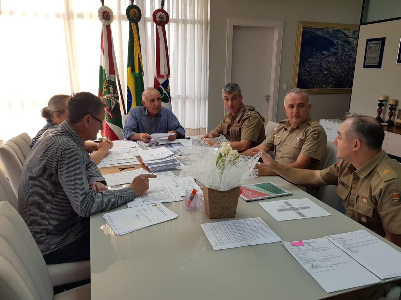 Prefeito garante repasse de recursos para Polícia Militar
