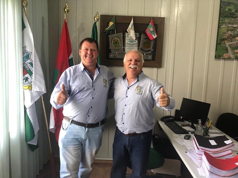 Prefeito Juarez Rodermel volta de férias e reassume administração de Atalanta