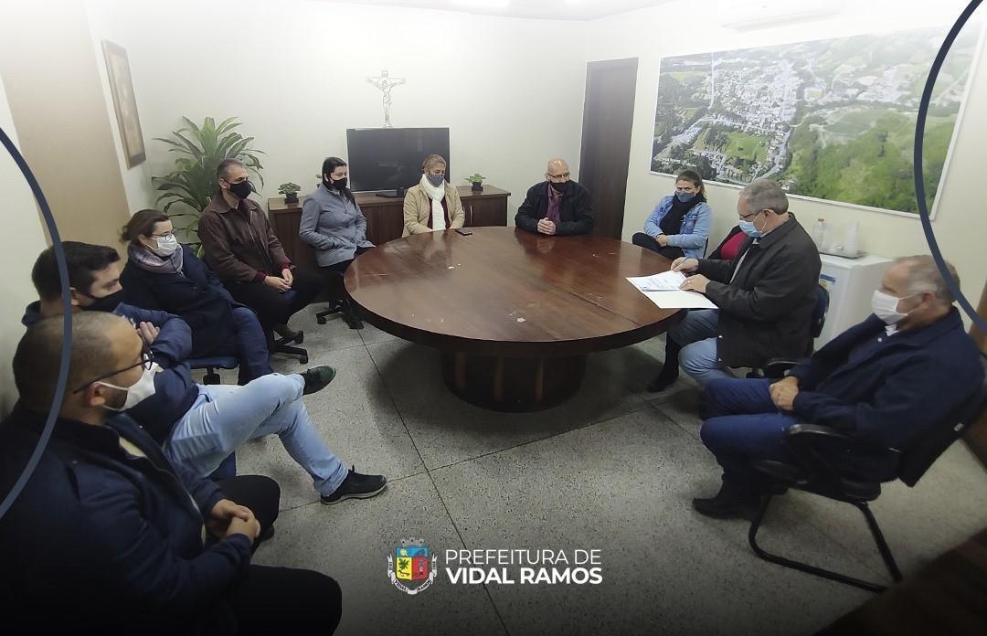 Prefeito Nelson Back retorna ao comando da administração de Vidal Ramos