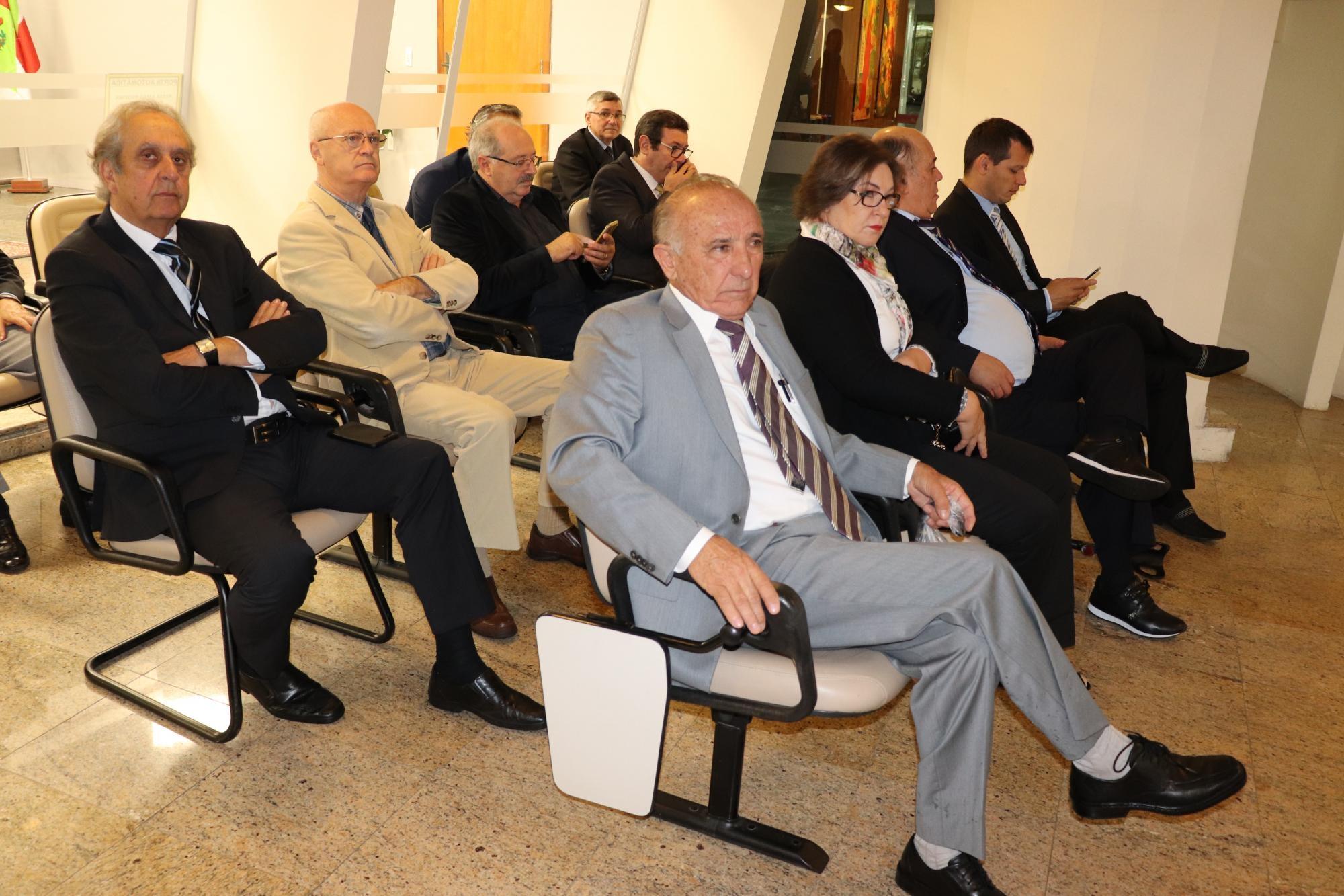 Presidente da ACAERT apresenta Mensagem do Segmento de Comunicação ao Parlamento Catarinense 