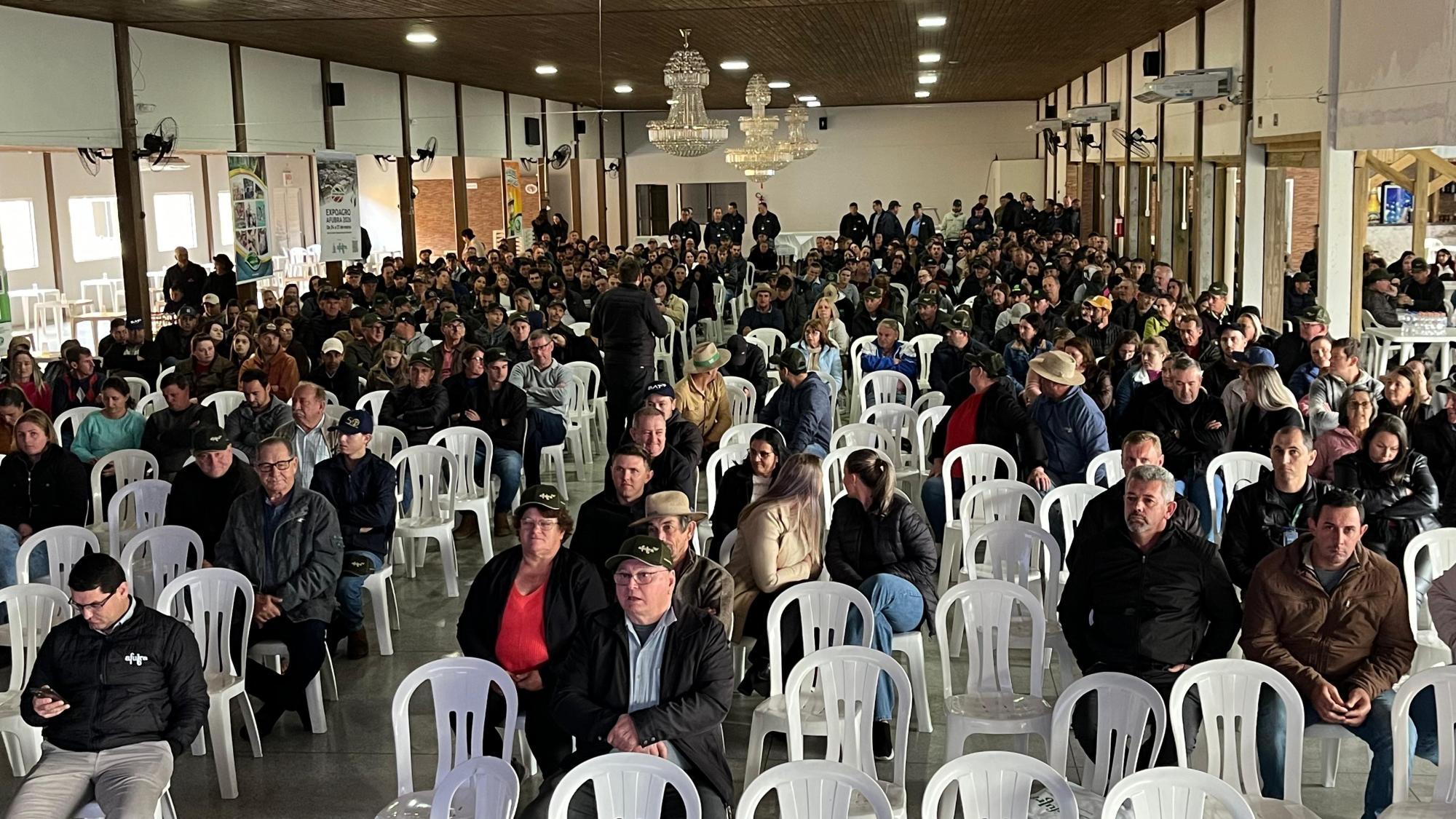 Presidente da AFUBRA visita Ituporanga e alerta sobre a importância de não aumentar a área plantada