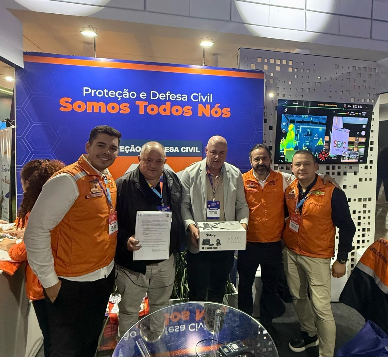 Presidente da Câmara e vice-prefeito de Alfredo Wagner garantem drone para a Defesa Civil
