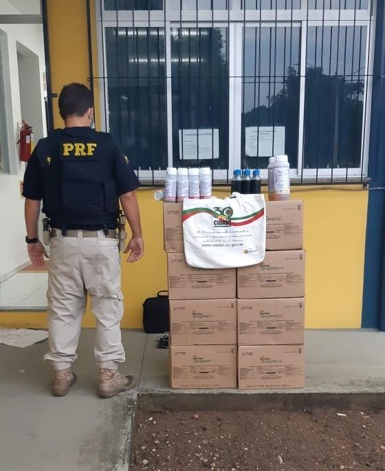 PRF apreende agrotóxicos sem nota fiscal na BR 470 em Rio do Sul