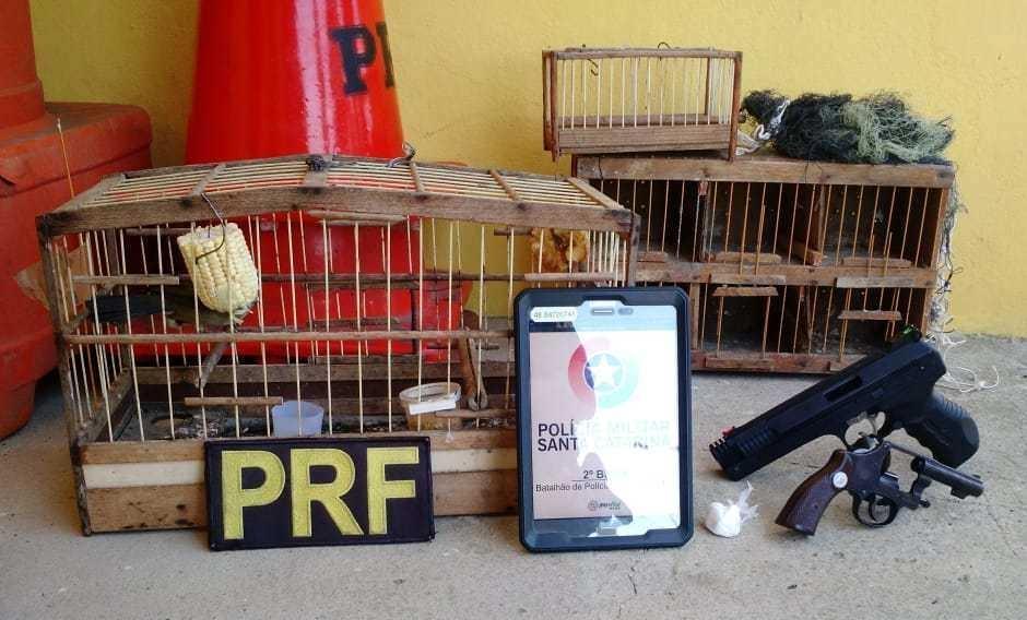 PRF apreende arma na BR-282 próximo a cidade de Bom Retiro
