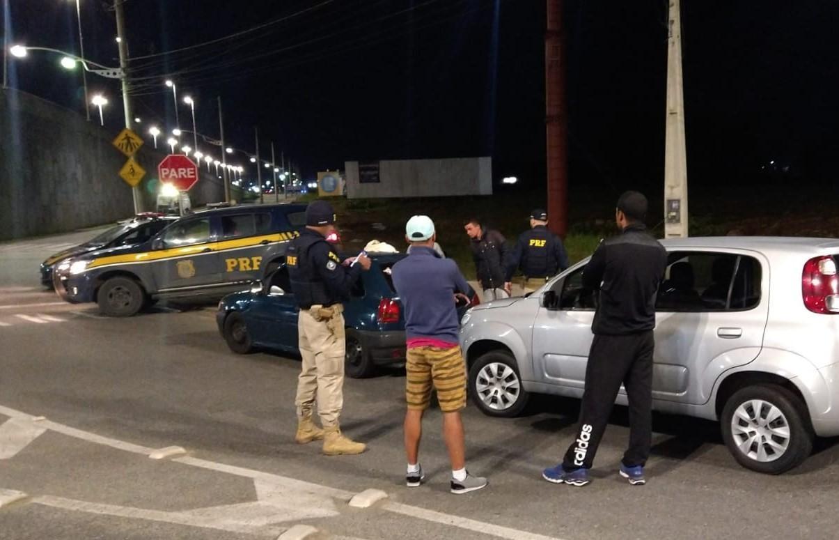 PRF flagra 253 motoristas sob efeito de álcool no primeiro fim de semana da Operação Festas de Outubro; multa é de R$2.934,70