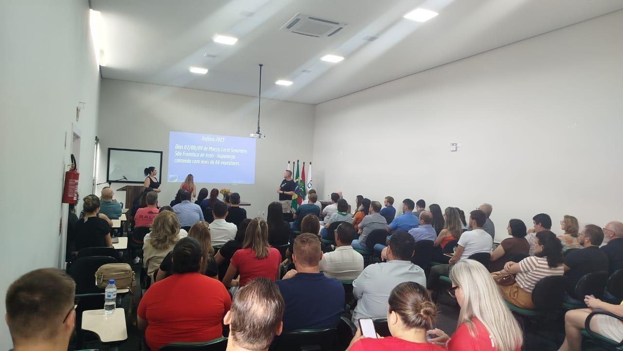Primeiro Café com Lojista de 2025 reúne empresários e fortalece comércio de Ituporanga