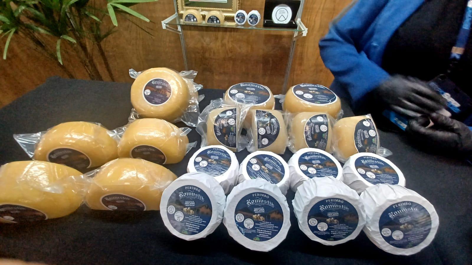 Produtora de Petrolândia destaca queijo artesanal de leite cru na ExpoSuper 2025