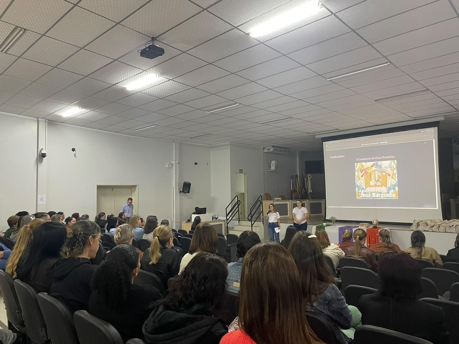 Professores de Ituporanga compartilham práticas que deram resultado nas escolas 