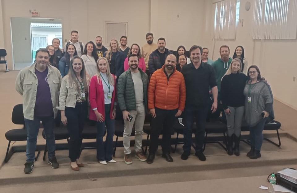 Professores de Ituporanga e Rio do Sul participam de capacitação sobre o Projeto de Vida no Novo Ensino Médio