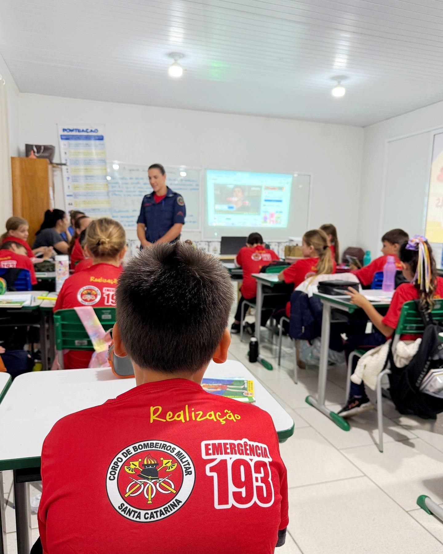 Programa Bombeiro Mirim inicia atividades em três escolas da região