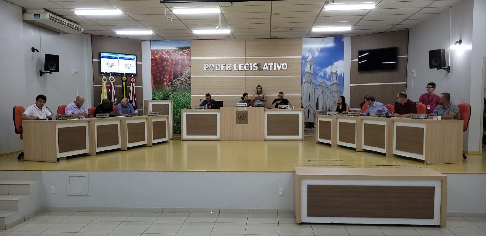 Projeto de Resolução que cria a Galeria Lilás na Câmara Municipal de Ituporanga é aprovado por unanimidade