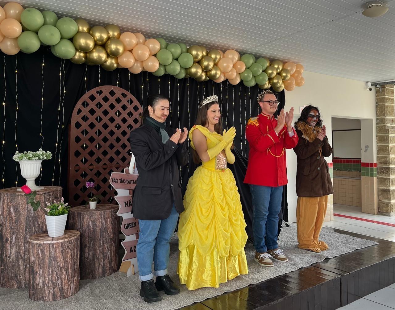 Projeto “Festa Literária”, da EEF Mont’Alverne, é exposto em encontro catarinense de gestores