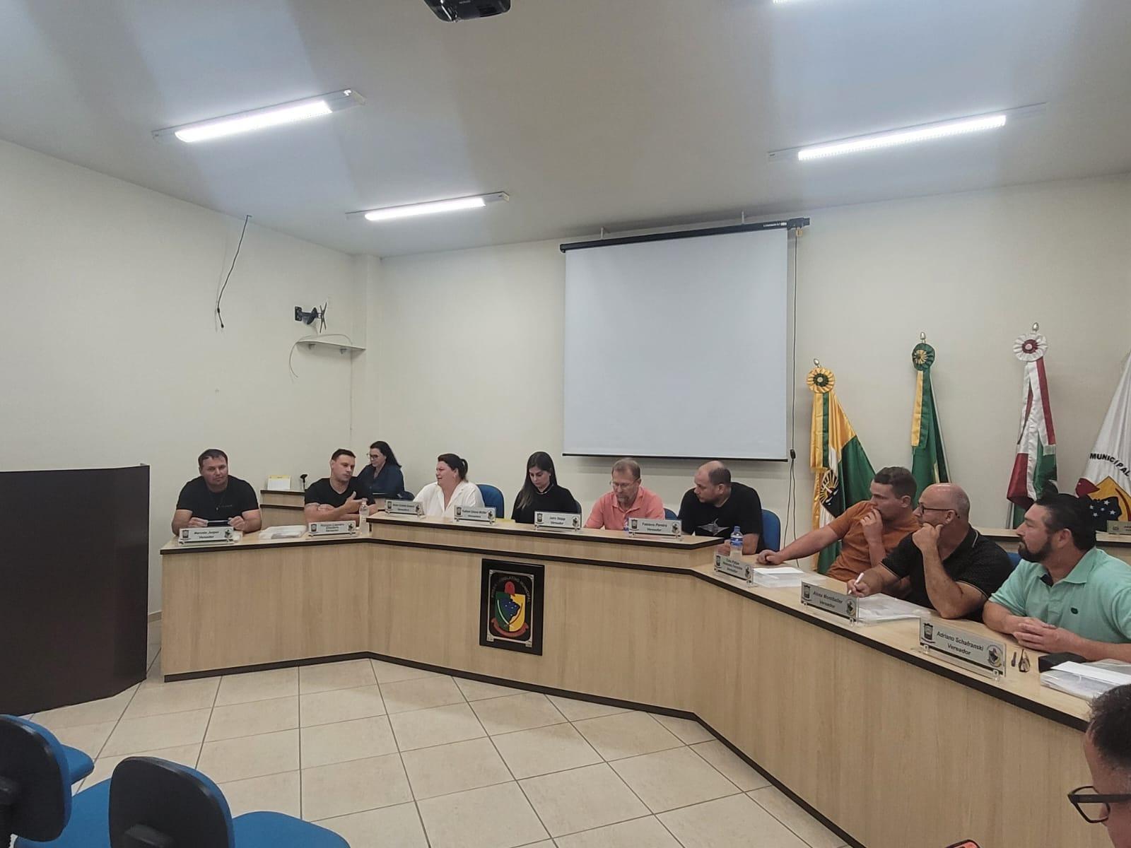 Projeto que altera valores de horas máquina para serviços particulares será votado na Câmara de Vereadores de Aurora