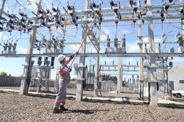 Quase 5 mil consumidores seguem sem energia após temporal no Alto Vale