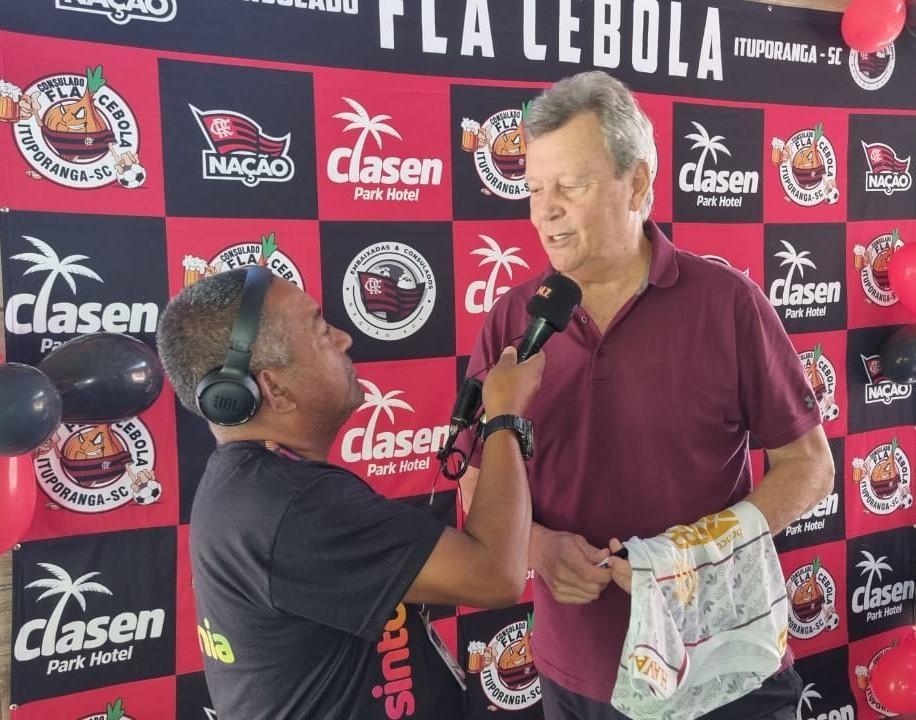 Raul Plassmann, ex-jogador e campeão mundial pelo Flamengo está em Ituporanga