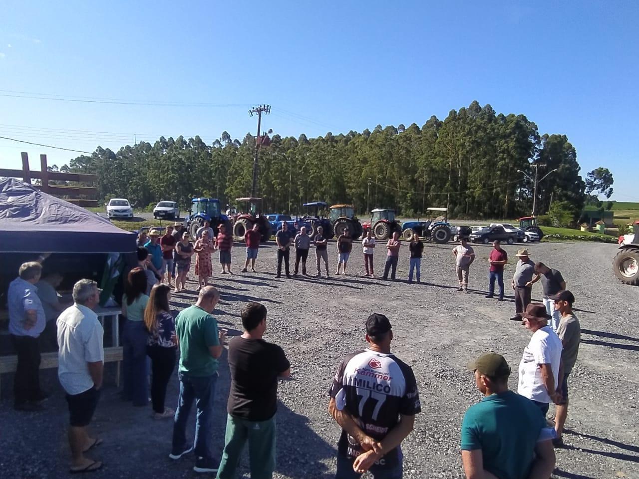 Realizada a maior entrega de implementos agrícolas para Associações de Agricultores de Imbuia