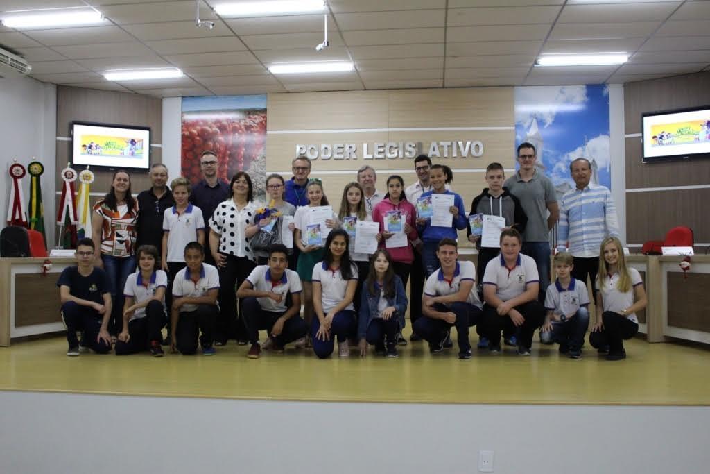 Recicla CDL premia alunos da Rede Municipal de Ensino em Ituporanga