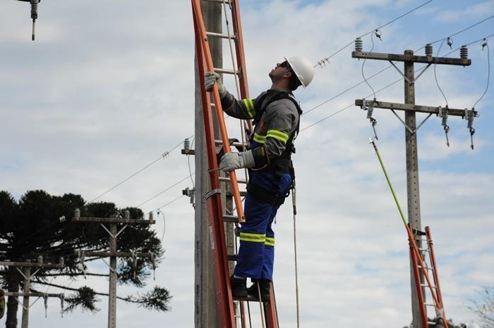 Redes de energia estão sendo substituídas em Chapadão do Lageado