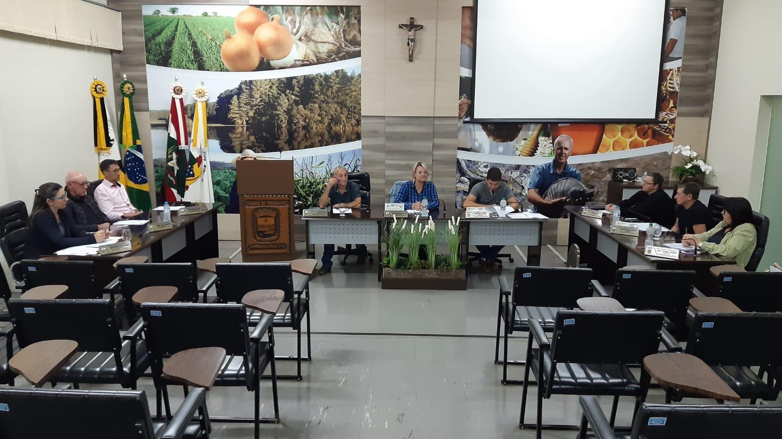 Reposição salarial e reajuste no vale alimentação dos servires municipais de Petrolândia são aprovados em primeiro turno na Câmara de Vereadores