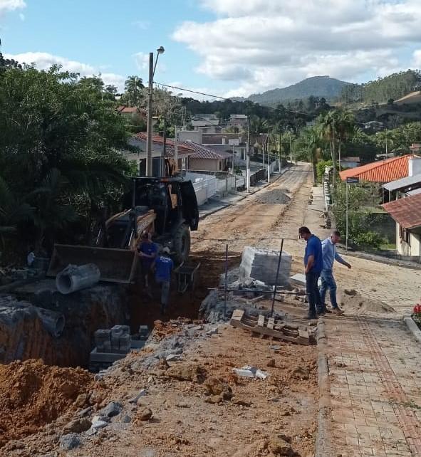 Retomada obra de drenagem das galerias para evitar alagamentos no centro de Vidal Ramos