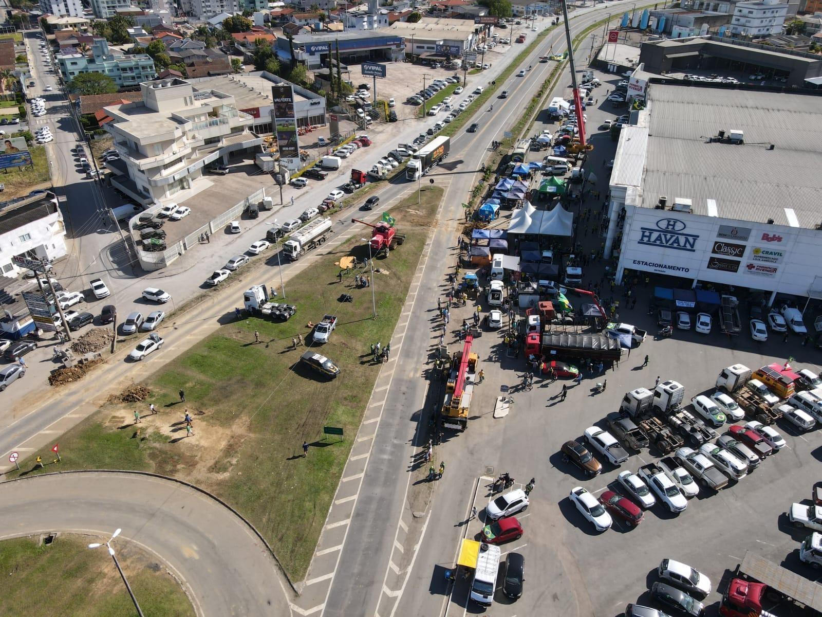 Rio do Sul abre passagem na BR-470; desde domingo, a manifestação no trecho, se destacou como uma das maiores do estado de SC