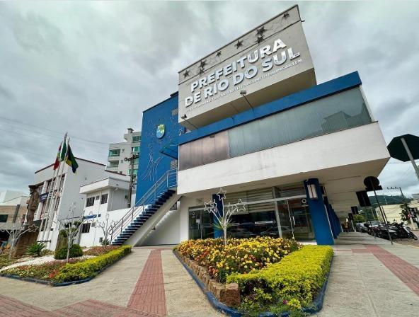 Rio do Sul adota novo sistema para notificar veículos abandonados