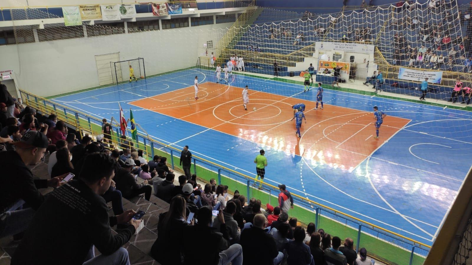 Rio do Sul Futsal vence Capinzal em jogo marcado pela volta de público