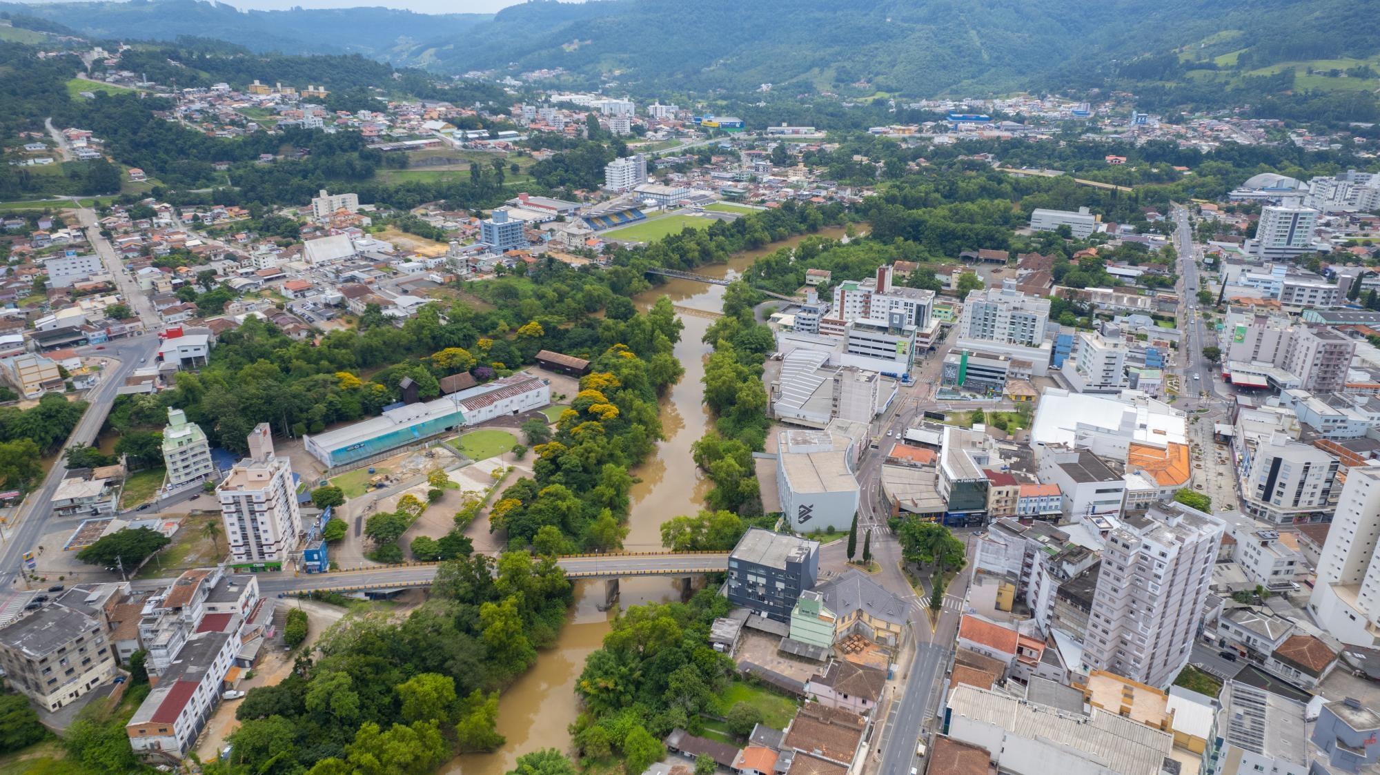 Rio do Sul mantém cota de alerta, mas chuva ficou abaixo do previsto