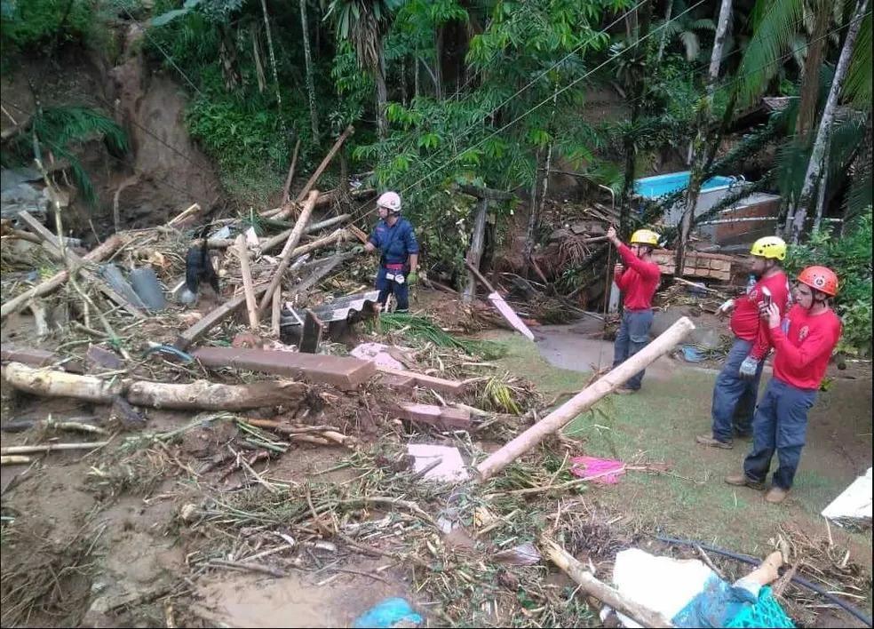 RODEIO: Bombeiros retomam buscas por bebê e homem desaparecidos durante temporal