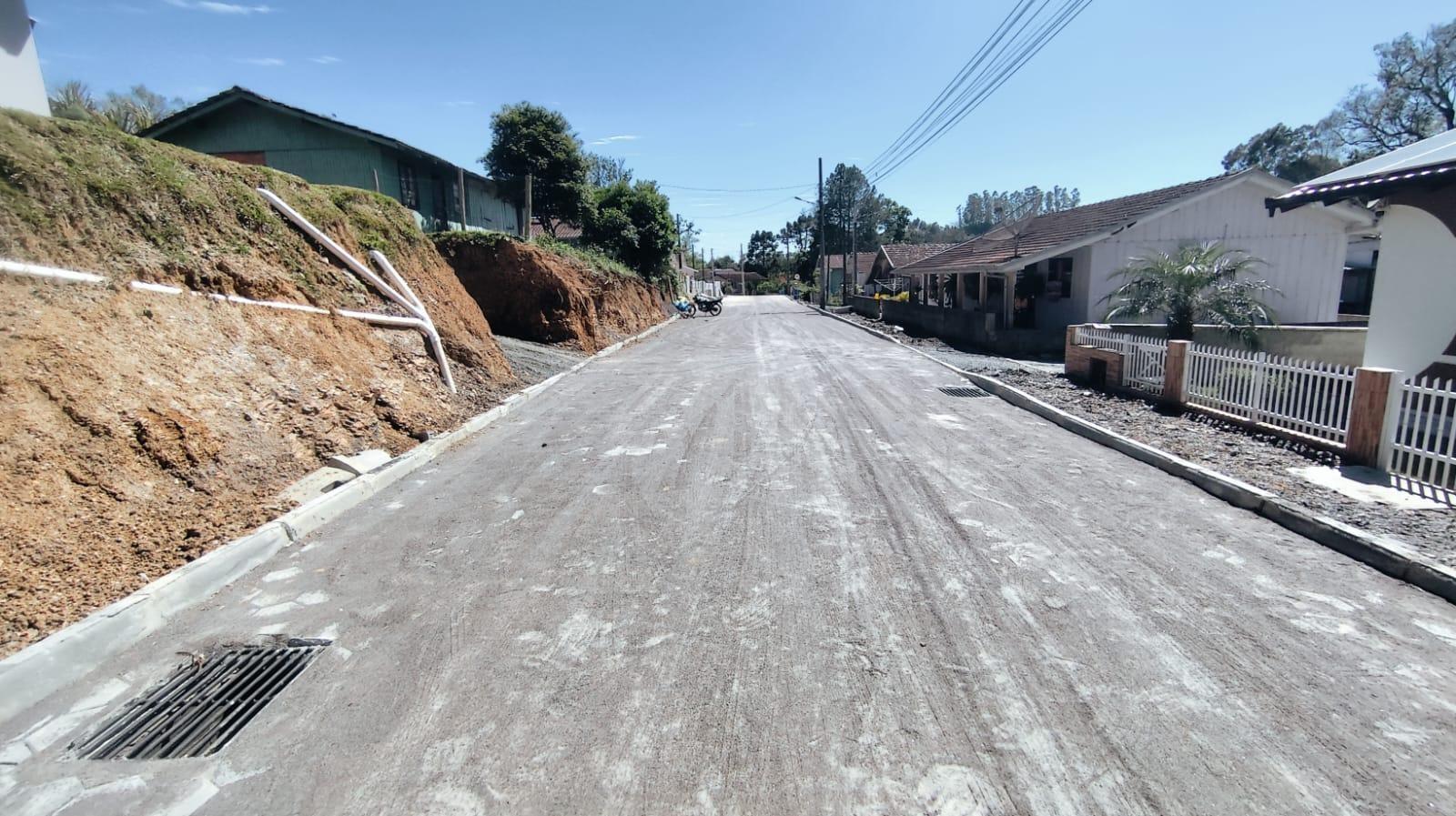 Rua Nestor Carvalho em Petrolândia recebe pavimentação e nova drenagem para reduzir alagamentos
