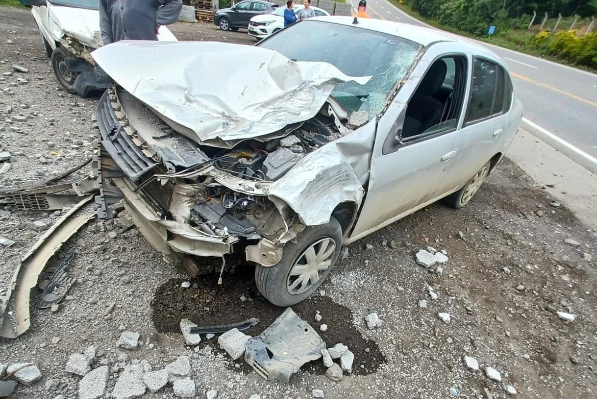 Saída de pista em Imbuia deixa motorista de 66 anos ferido