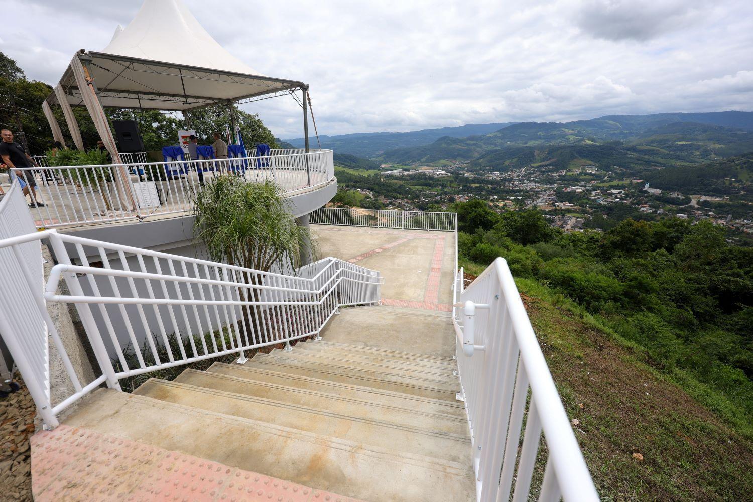 Salete comemora 63 anos com R$ 4,5 milhões em obras entregues pelo Governo do Estado