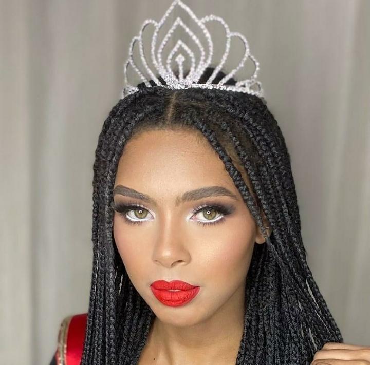 Samara Taine Costa de Ituporanga participa do concurso Miss Unificado Santa Catarina