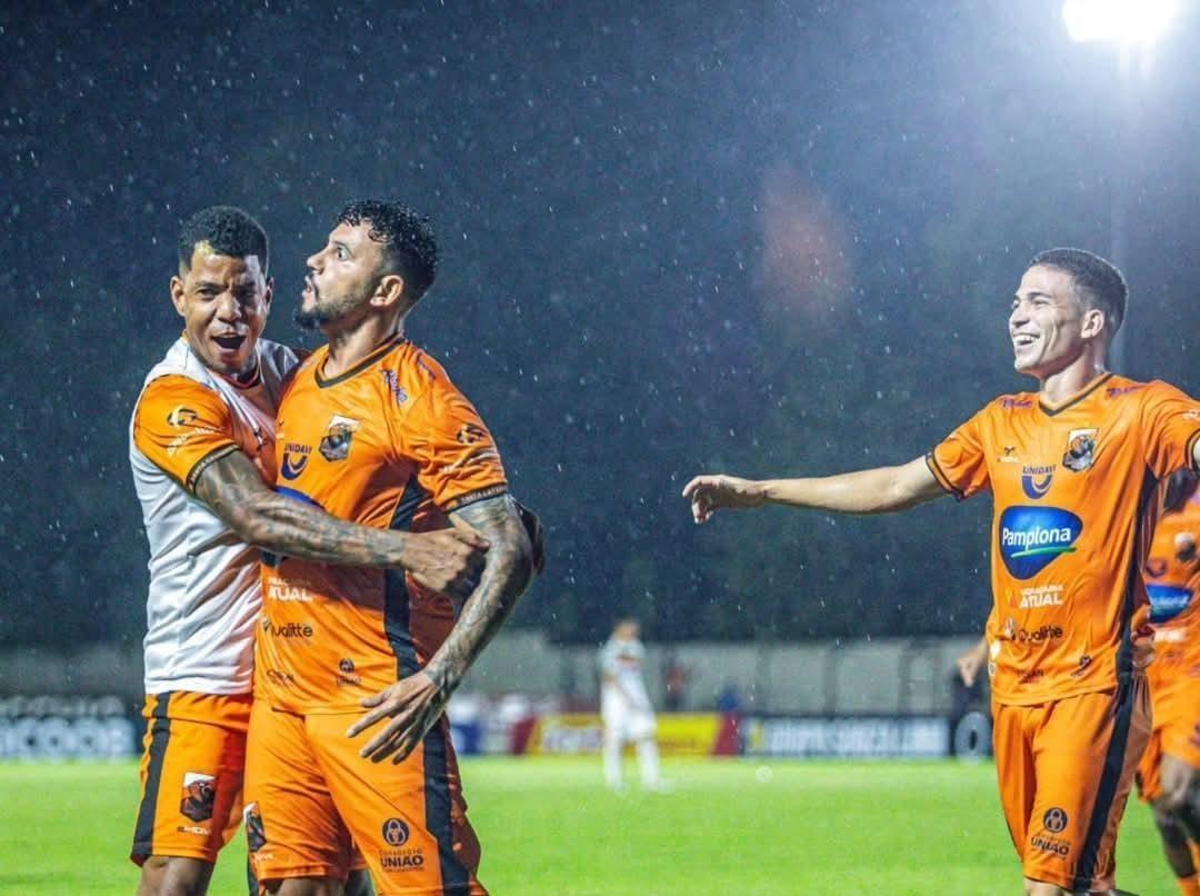 Santa Catarina vence Brusque e garante permanência na Série A do Catarinense