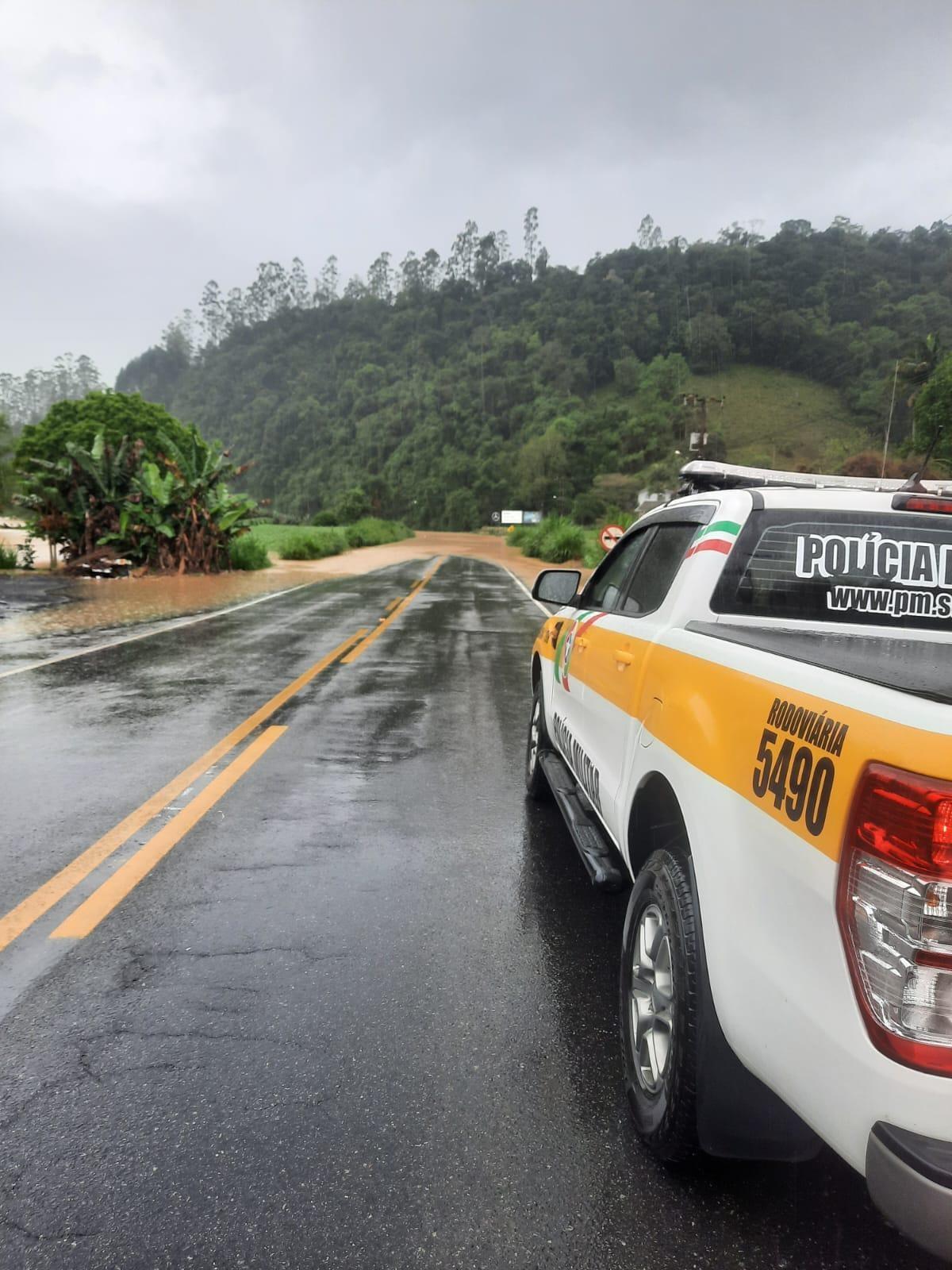 Devido às chuvas, rodovia SC-350 está interditada