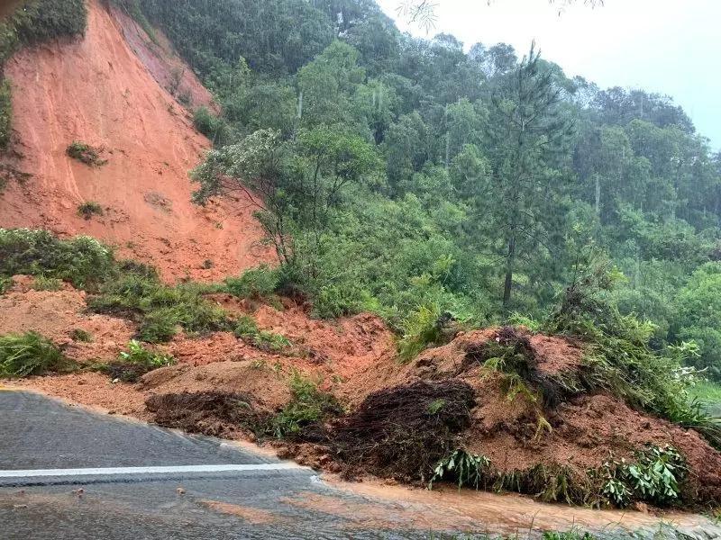 Confira a situação nas rodovias estaduais e federais neste sábado (3)