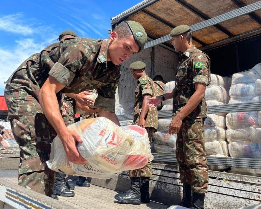 SC recebe mais de 27 mil cestas básicas para famílias atingidas pelas chuvas 