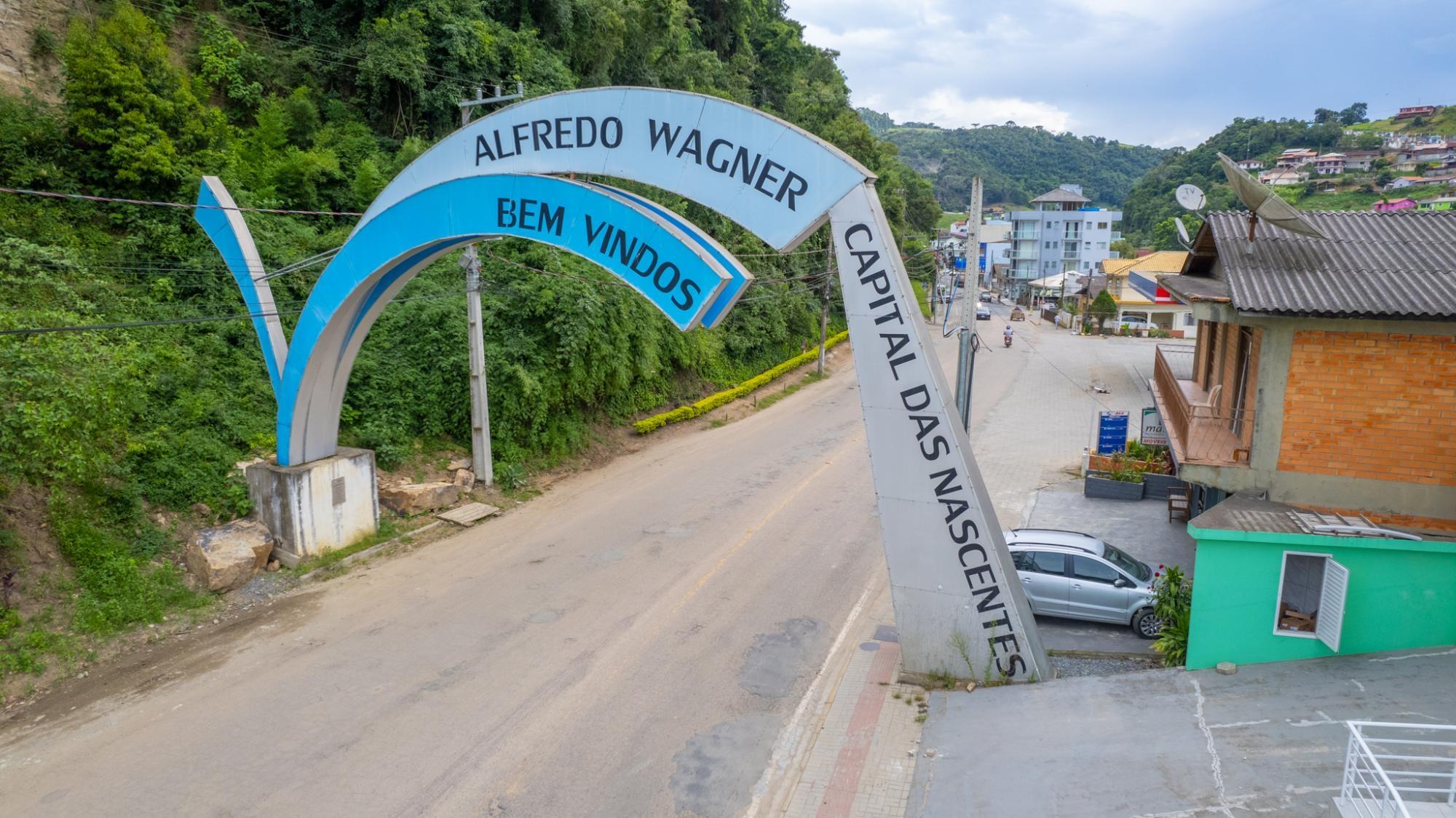 Secretária de Administração faz balanço de 2025 e projeta desafios para 2026 em Alfredo Wagner