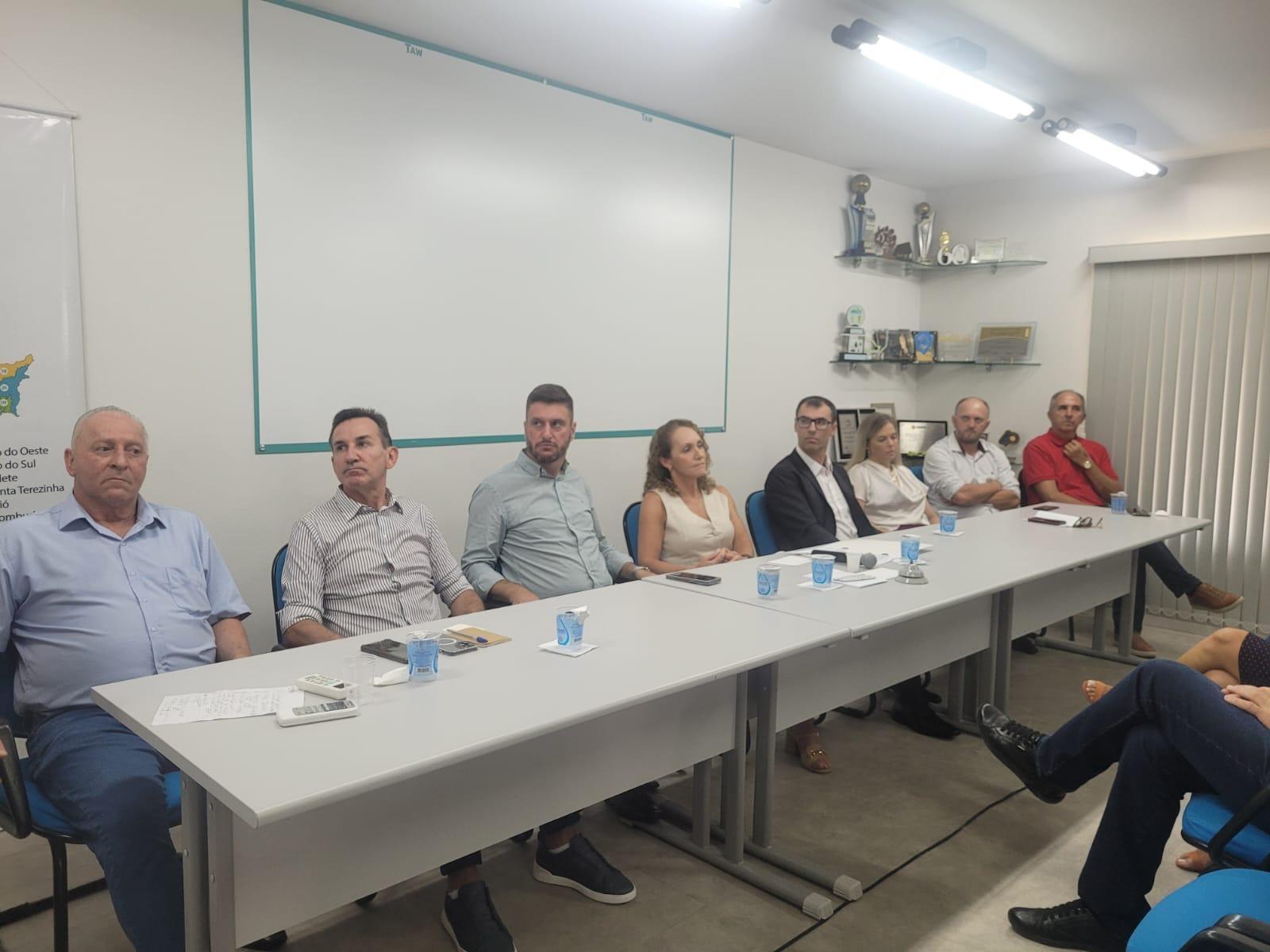 Secretária de Assistência Social do Estado orienta prefeitos a utilizarem recursos sociais