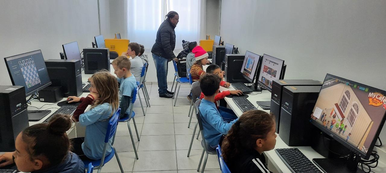 Secretaria de educação de Ituporanga investe quase R$ 350 mil em computadores