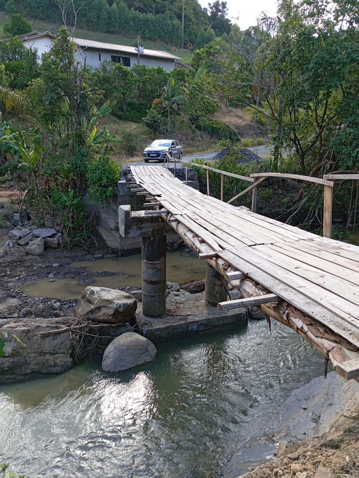 Secretaria de Obras de Vidal Ramos inicia os trabalhos na ponte do Flamenguinho/Santa Luiza