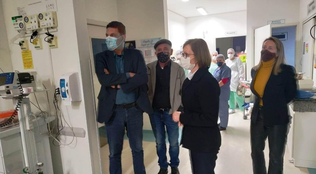 Secretário Adjunto de Saúde garante entrega de equipamentos para ampliação dos leitos de UTI no Hospital Bom Jesus