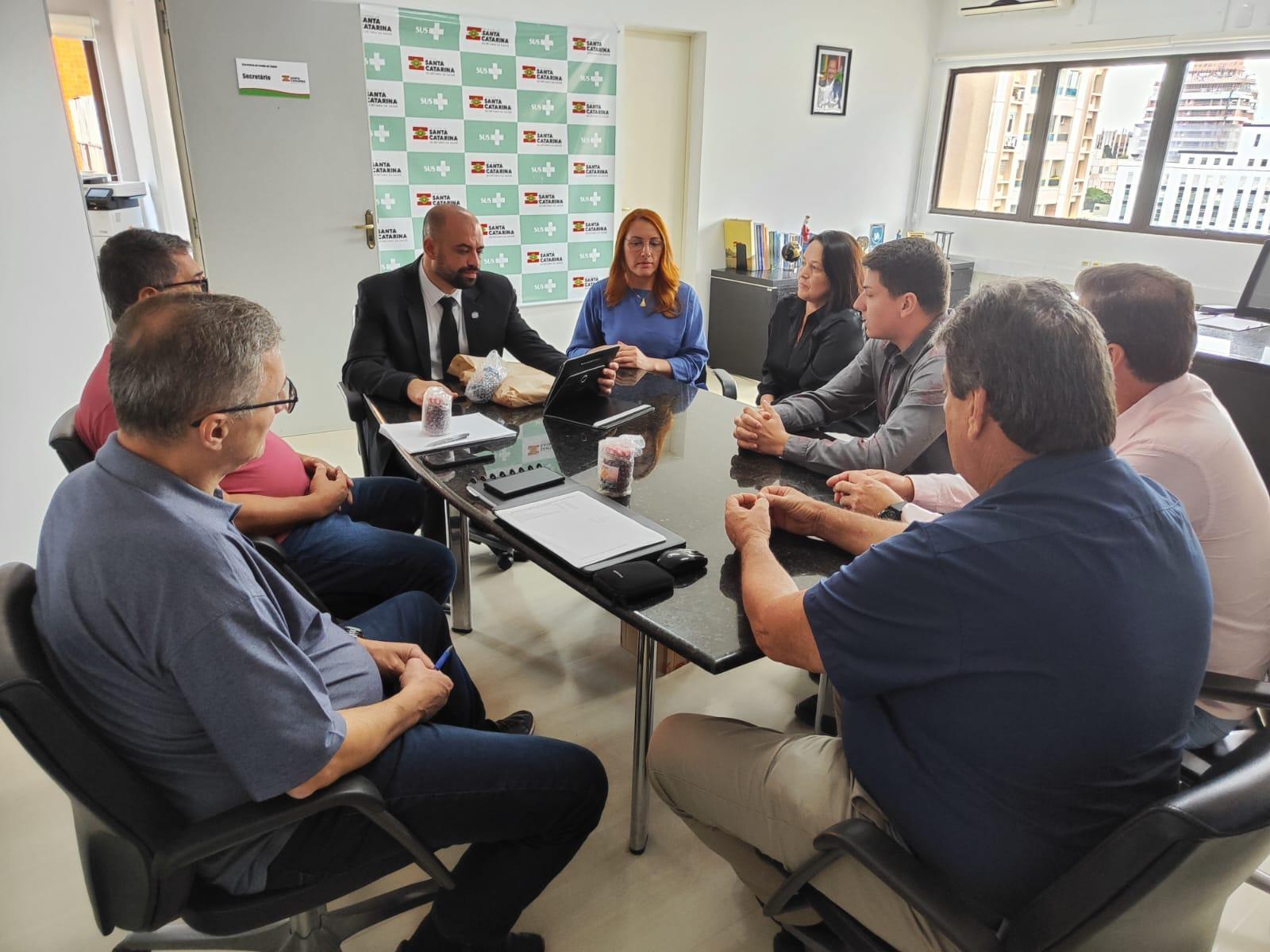 Secretário da Saúde de SC discute ampliação do Hospital Joana Schmidt em Petrolândia